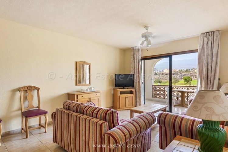 2 bed apartment for sale in Fairways Club, Amarilla Golf €169,000