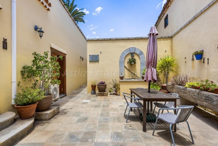 4 bed villa for sale in Granadilla