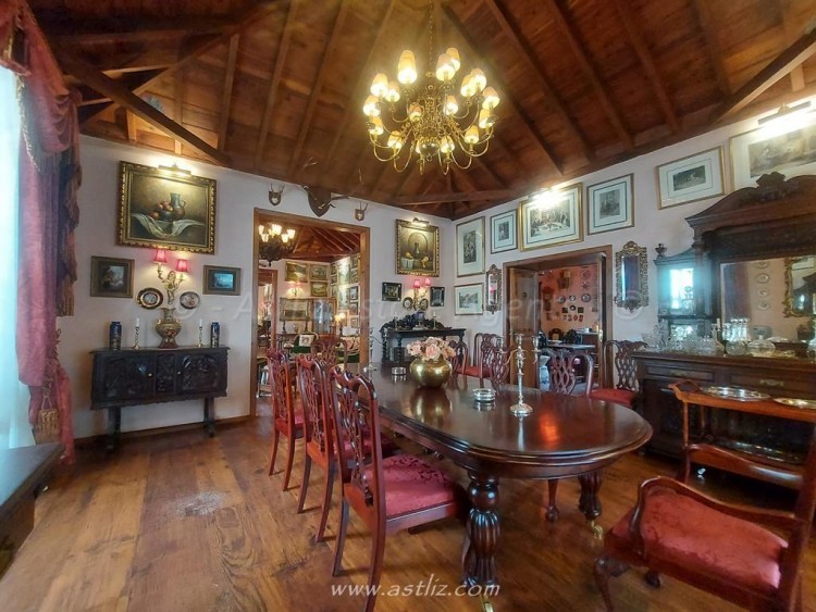 6 bed villa for sale in Icod de Los Vinos