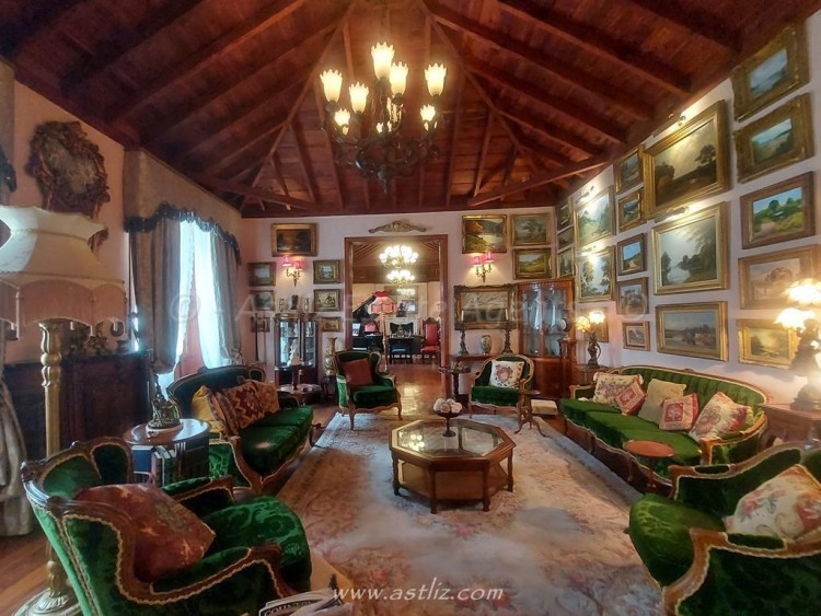 6 bed villa for sale in Icod de Los Vinos