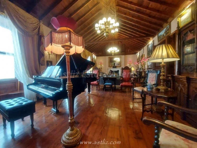 6 bed villa for sale in Icod de Los Vinos