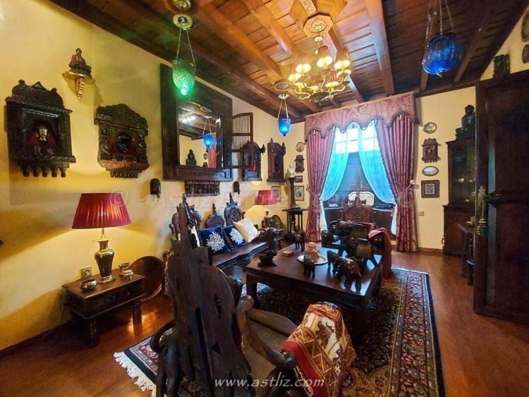 6 bed villa for sale in Icod de Los Vinos