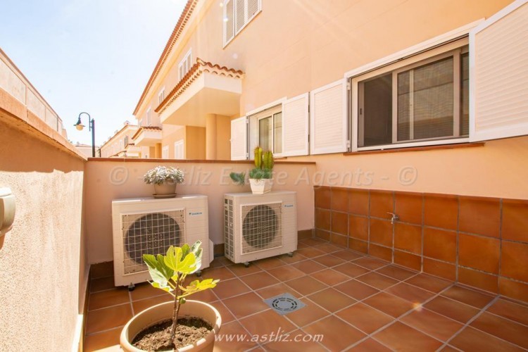 2 bed villa for sale in Playa de la Arena