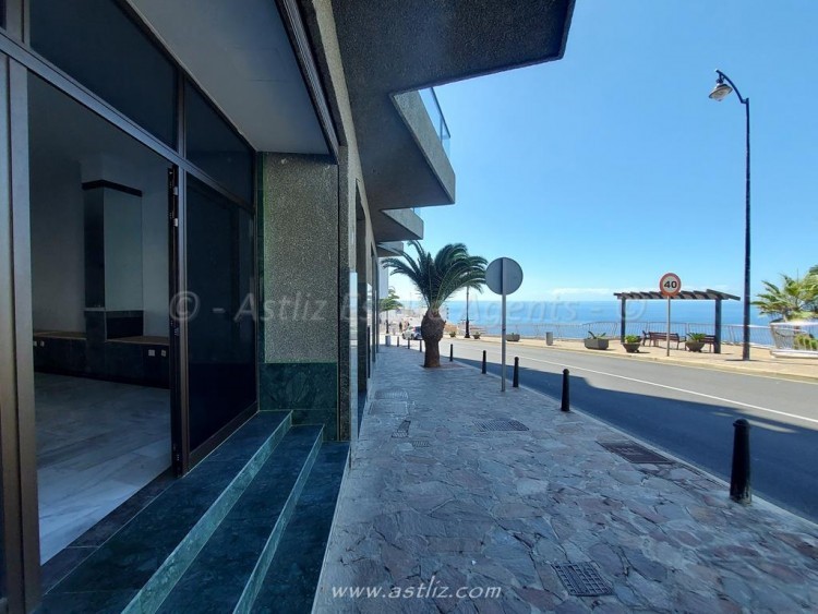 Empty Local for sale in Lagos, Puerto de Santiago