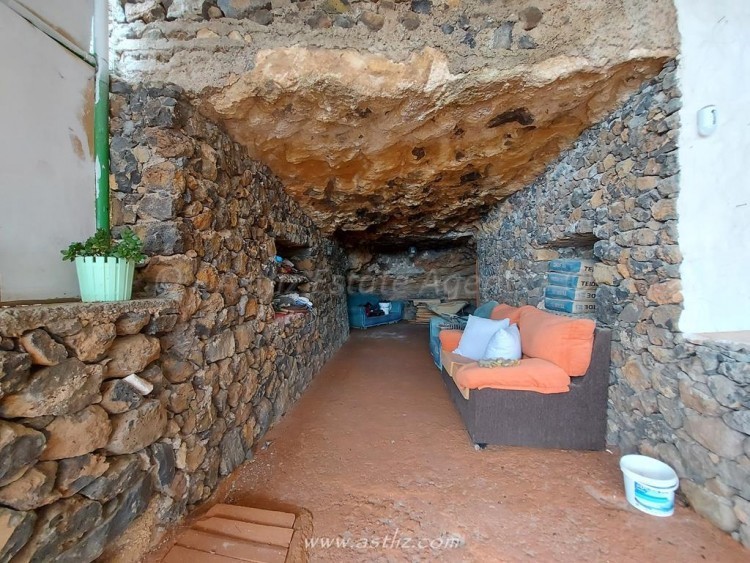 1 bed canarian house for sale in Cho Pancho