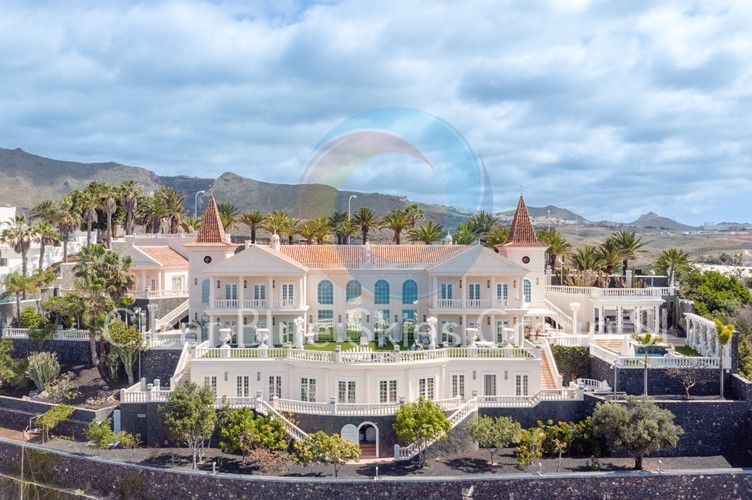 5 bed villa for sale in San Eugenio Alto