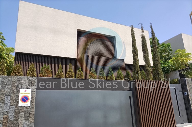 4 bed villa for sale in Golf Costa Adeje