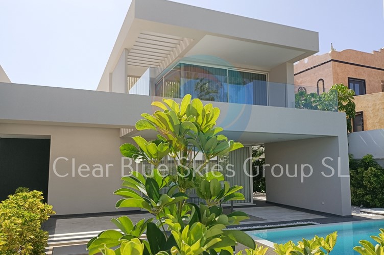 4 bed villa for sale in Las Americas