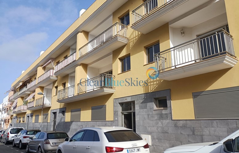 2 bed apartment for sale in Playa San Juan €234,400 8466 Clear