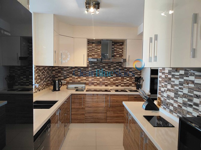 2 bed townhouse for sale in El Madronal