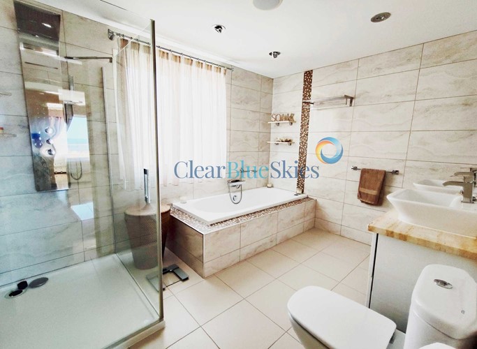 2 bed townhouse for sale in El Madronal