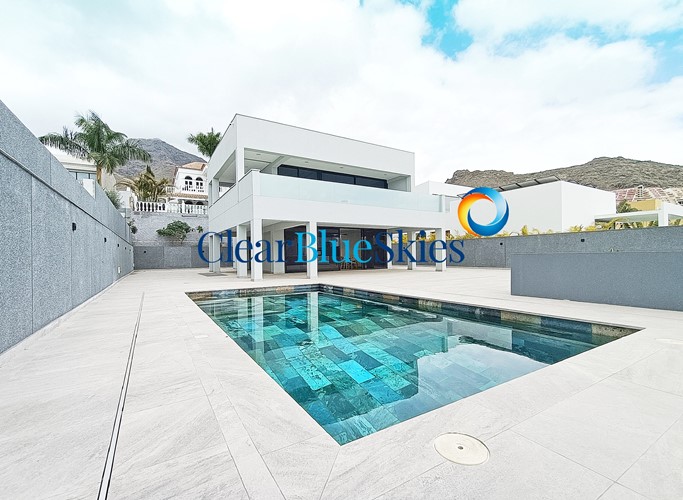 Villa For sale in El Madronal, Tenerife