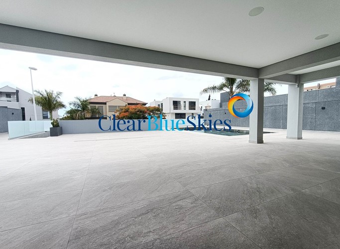 4 bed villa for sale in El Madronal