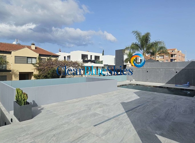 4 bed villa for sale in El Madronal