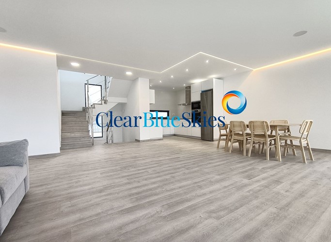 4 bed villa for sale in El Madronal