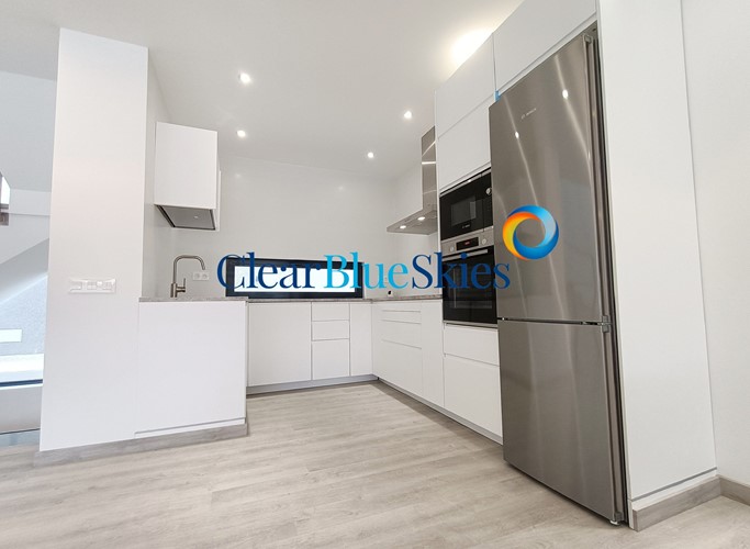 4 bed villa for sale in El Madronal