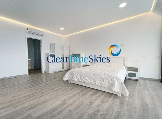 4 bed villa for sale in El Madronal