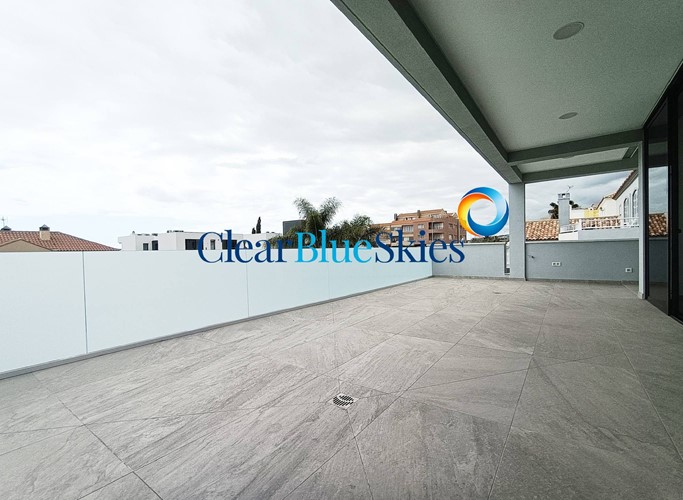 4 bed villa for sale in El Madronal