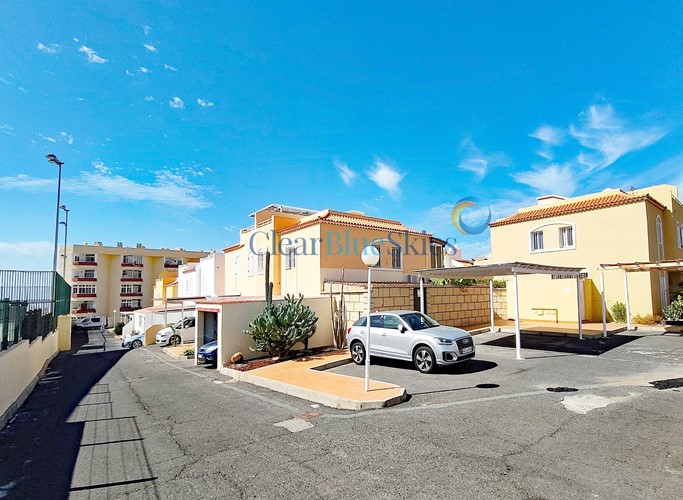 4 bed townhouse for sale in El Madronal