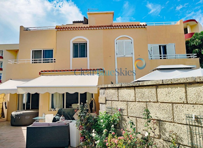 4 bed townhouse for sale in El Madronal