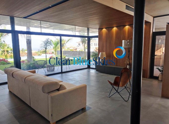 4 bed villa for sale in Playa Paraiso