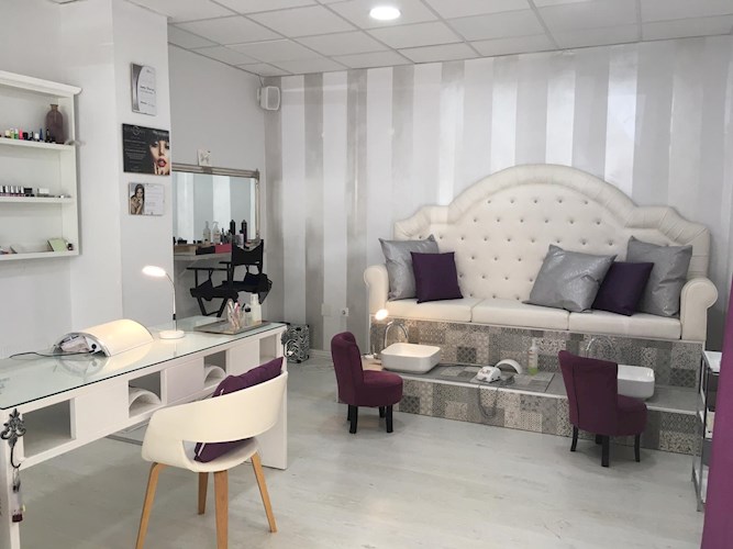 Beauty Salon for sale in Los Cristianos