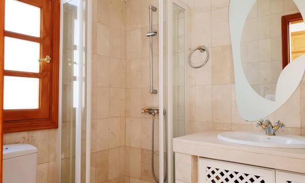 4 bed villa for sale in Chayofa