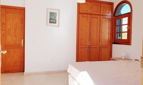 4 bed villa for sale in Chayofa