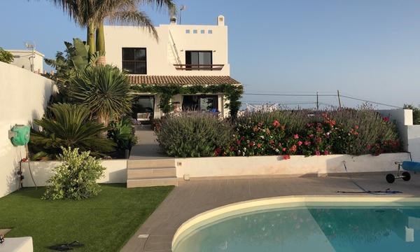 5 bed villa for sale in La Concepcion