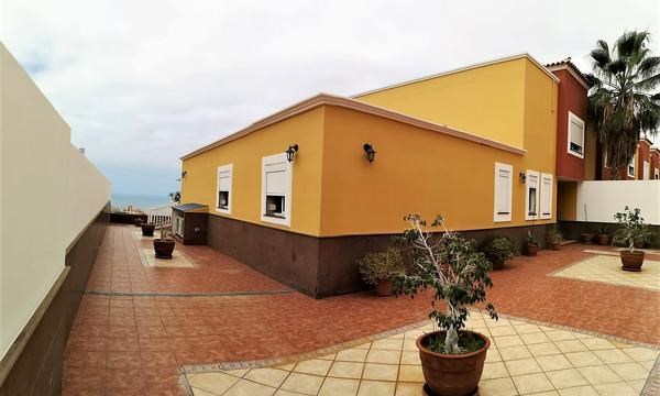4 bed bungalow for sale in Roque del Conde