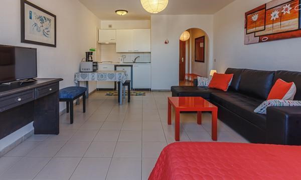 Studio for sale in Malibu Park, San Eugenio Alto