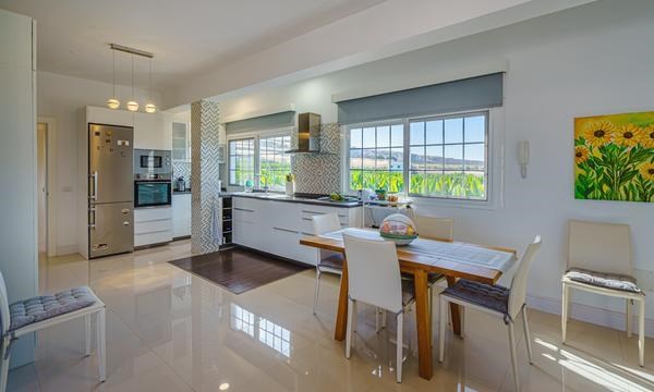 4 bed townhouse for sale in Playa de la Arena