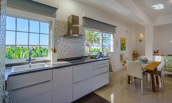 4 bed townhouse for sale in Playa de la Arena