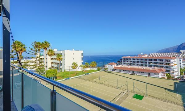 4 bed townhouse for sale in Playa de la Arena