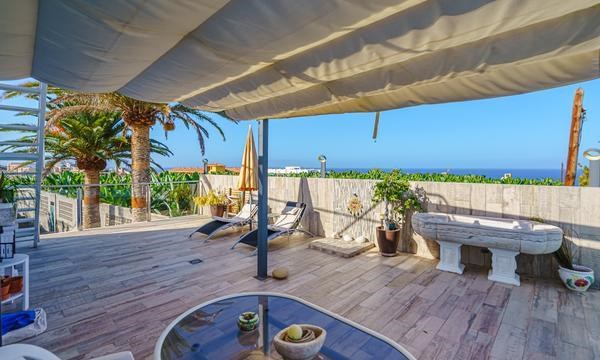 4 bed townhouse for sale in Playa de la Arena