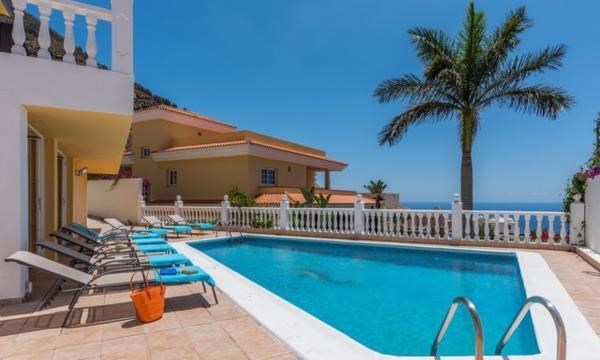 4 bed villa for sale in Roque del Conde