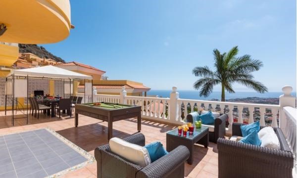 4 bed villa for sale in Roque del Conde