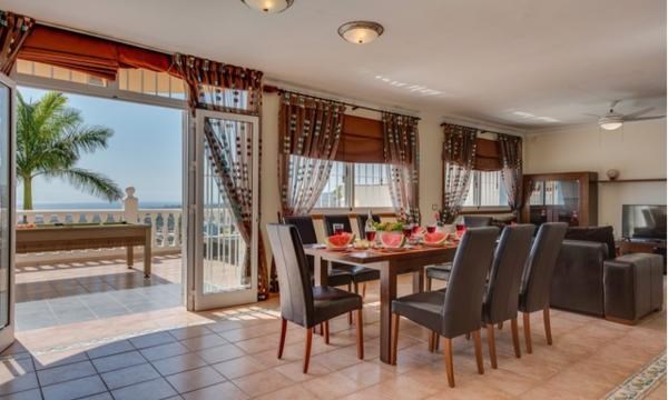 4 bed villa for sale in Roque del Conde