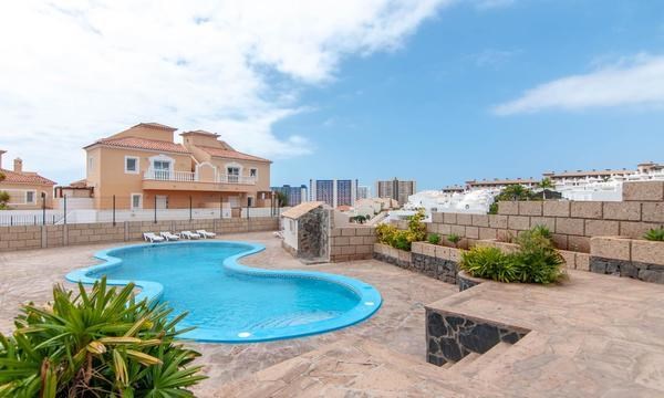 Townhouse For sale in Playa Paraiso, Tenerife
