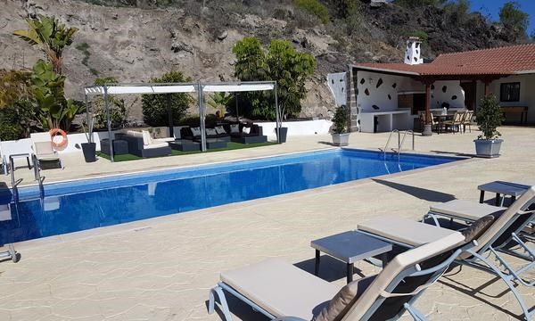 6 bed villa for sale in Guia de Isora