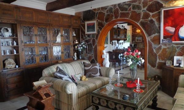 8 bed villa for sale in Callao Salvaje