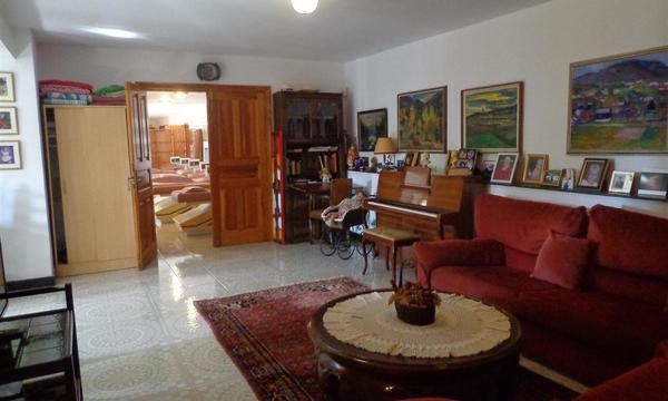 8 bed villa for sale in Callao Salvaje