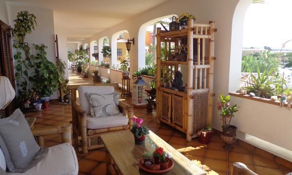 8 bed villa for sale in Callao Salvaje