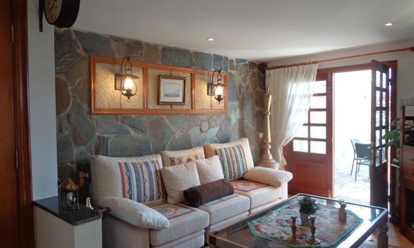 8 bed villa for sale in Callao Salvaje
