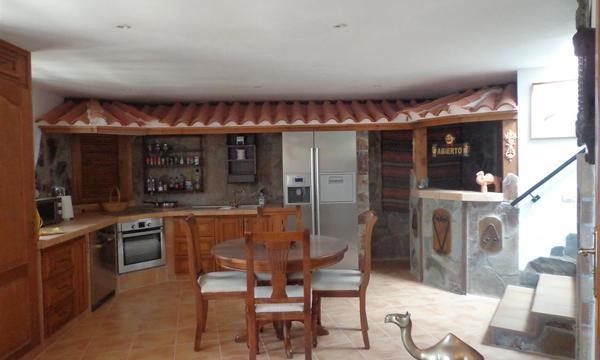 8 bed villa for sale in Callao Salvaje