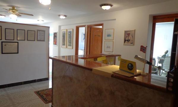 8 bed villa for sale in Callao Salvaje
