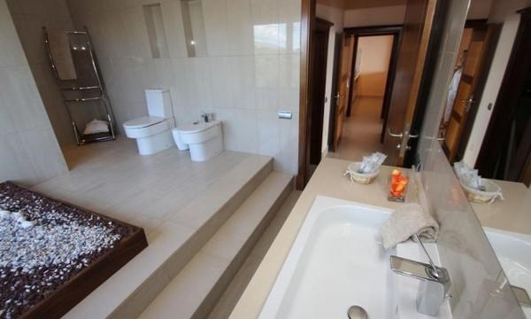 6 bed villa for sale in Los Menores