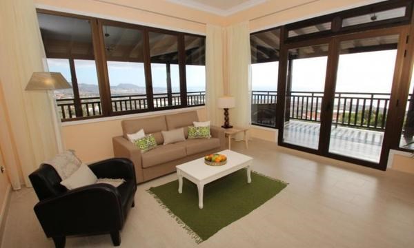 6 bed villa for sale in Los Menores