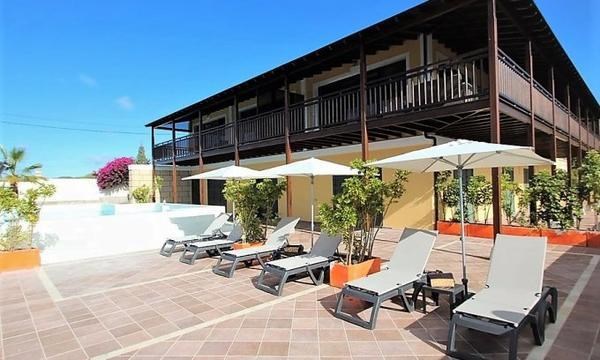 6 bed villa for sale in Los Menores