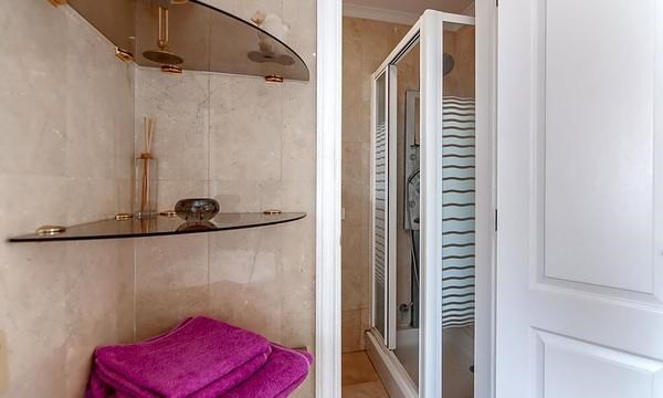 5 bed villa for sale in Callao Salvaje